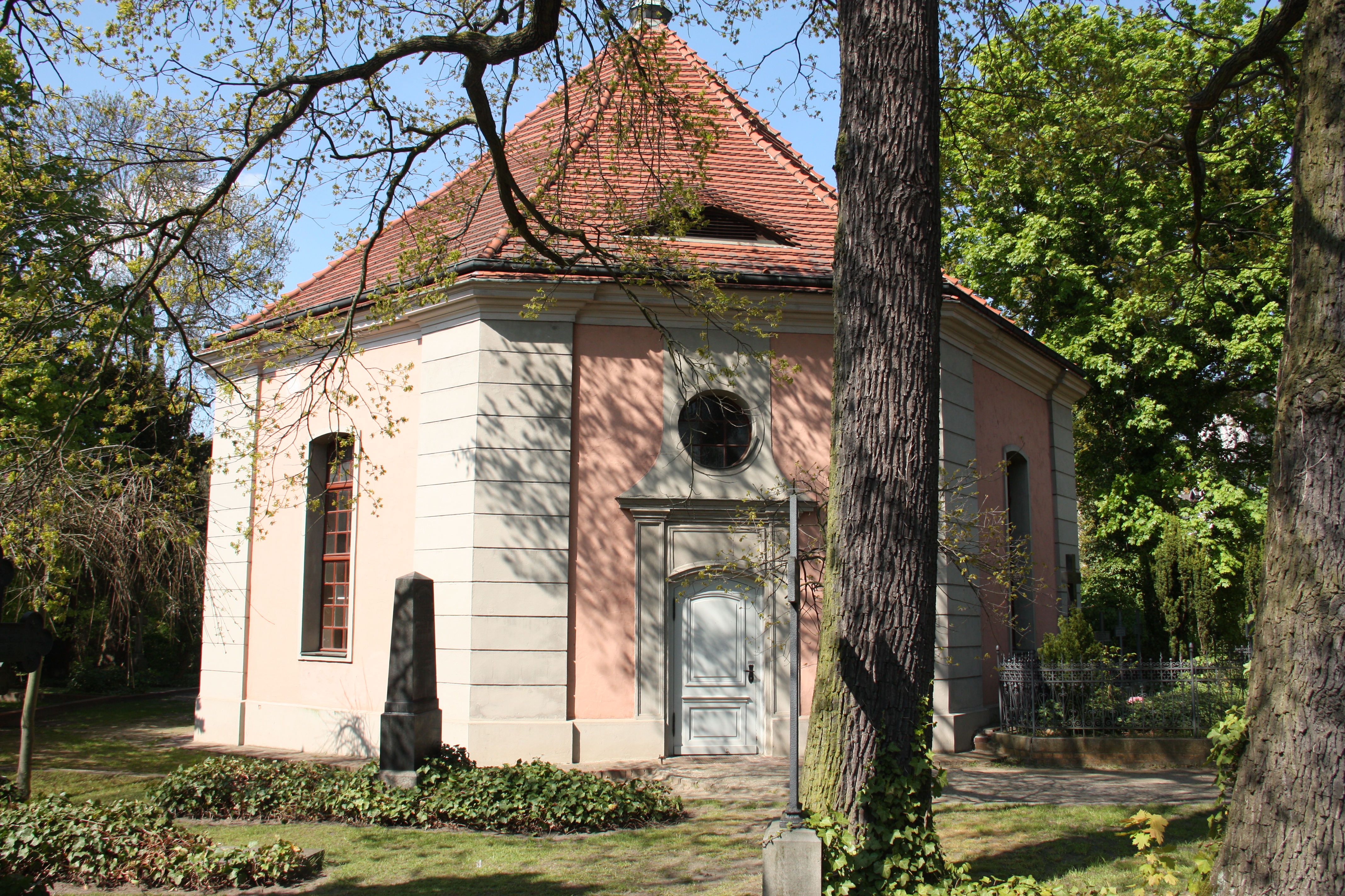 Die Alte Dorfkirche in Berlin-Zehlendorf © Boris Buchholz