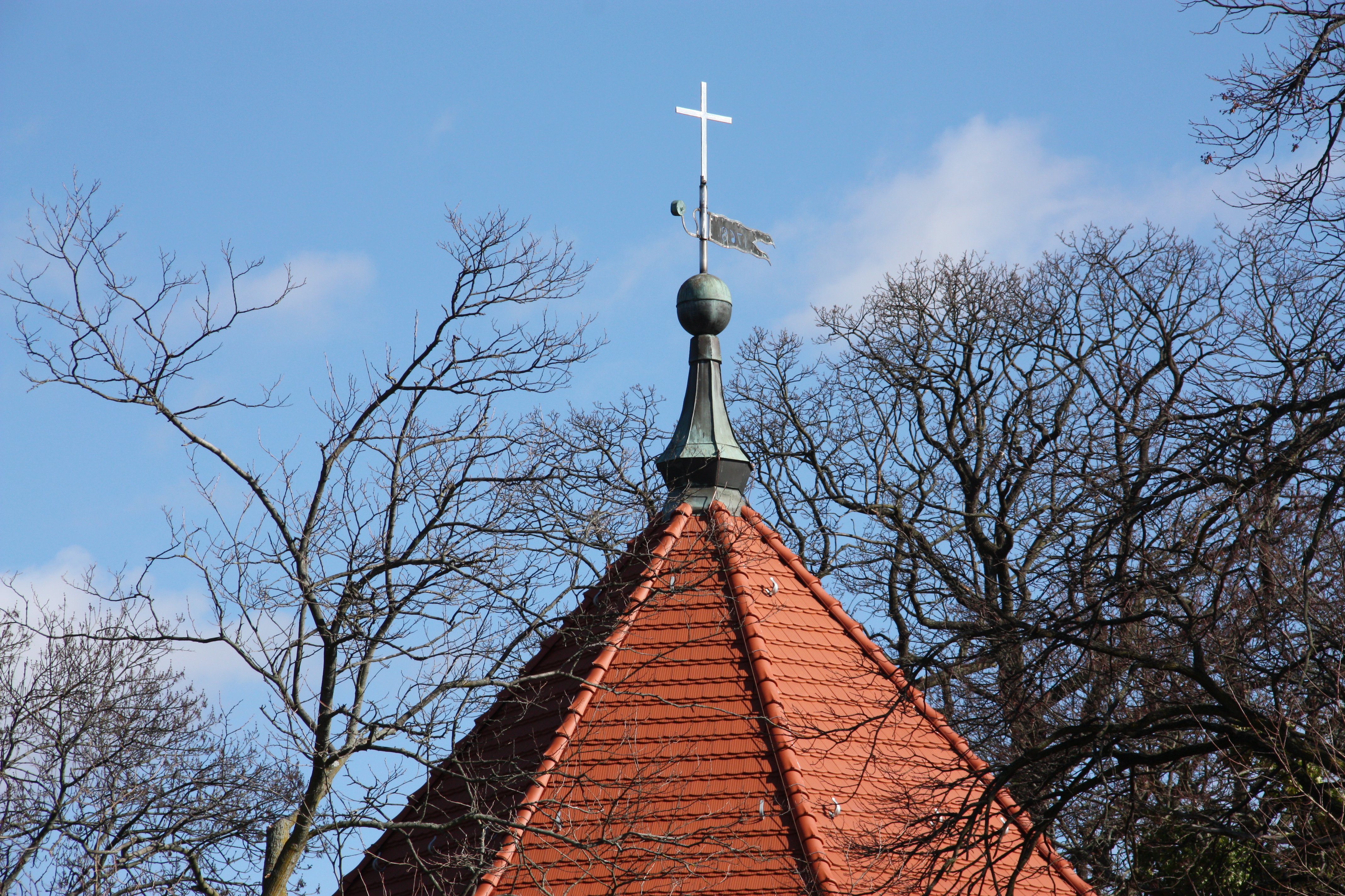 Die Alte Dorfkirche in Berlin-Zehlendorf © Lothar Beckmann